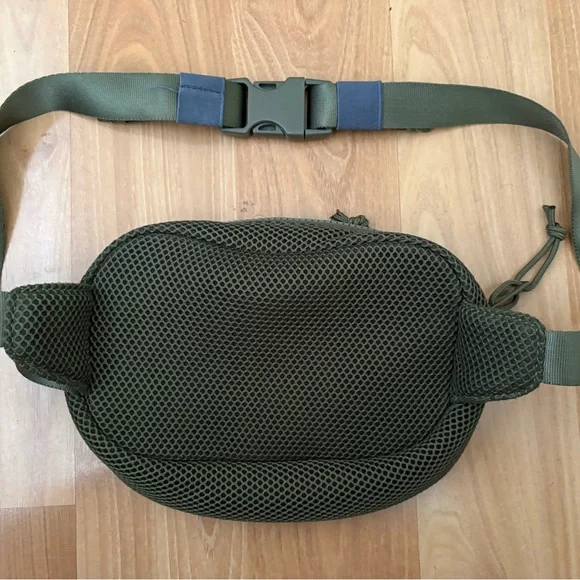 Adidas Green Mesh Waist Bag - Picture 5 of 7
